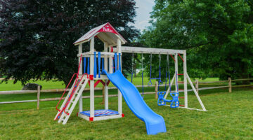 Cubby’s Fort Swing Set – Phillies™ Edition